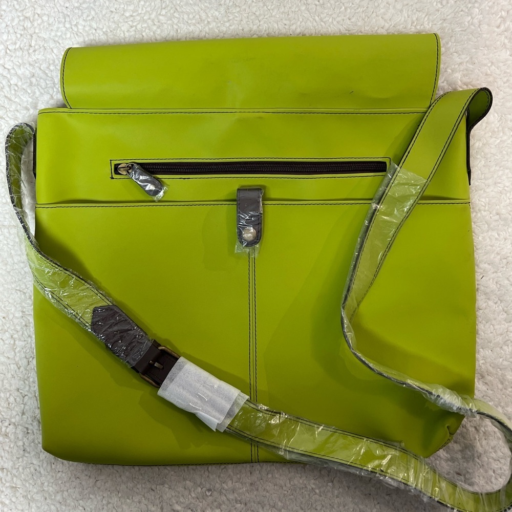 Glenroyal Chic Handcrafted in Scotland Apple Green Crossbody Bag Satchel - Picture 11 of 11